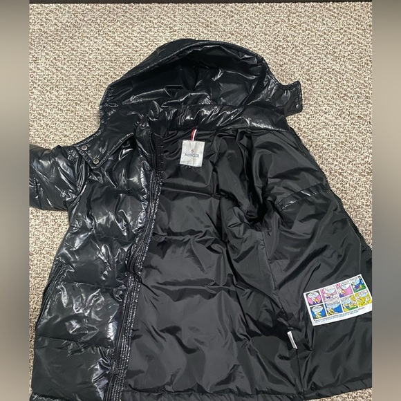 moncler jacket medium - Picture 2 of 2